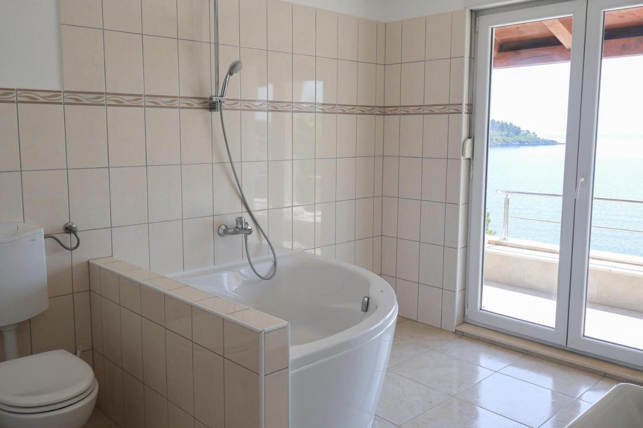 Apartman Klara Lumbarda Exterior photo