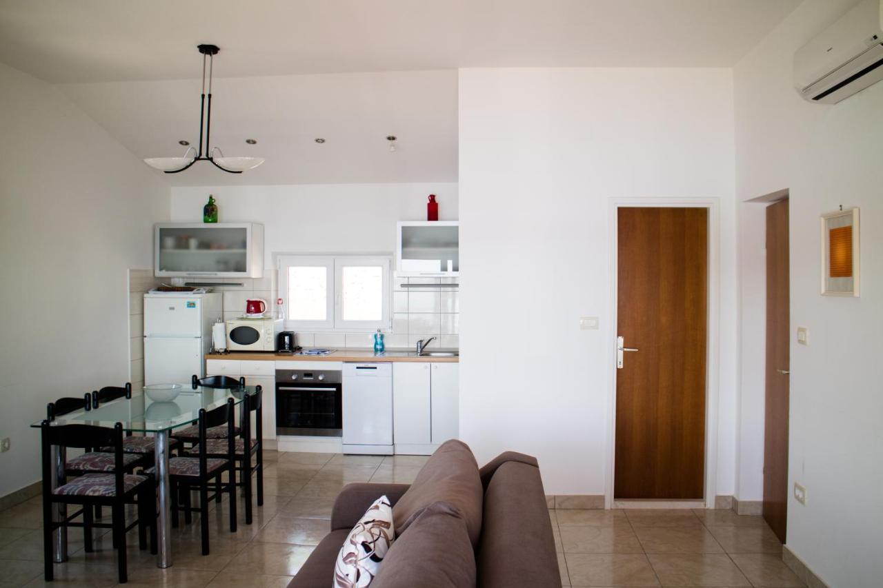 Apartman Klara Lumbarda Exterior photo